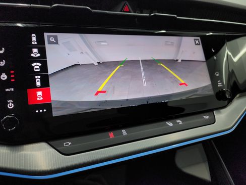 Used 2024 Jeep Wagoneer Launch Edition image 21