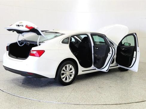 Used 2025 Chevrolet Malibu LT FWD image 12