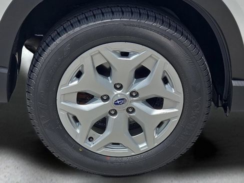 Used 2024 Subaru Forester AWD/4WD image 8