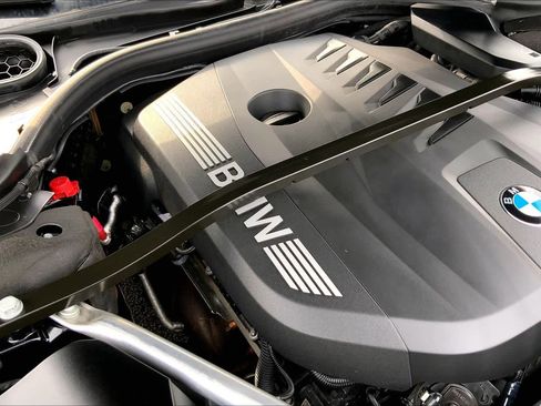 Used 2023 BMW 740i w/ Executive Package image 29