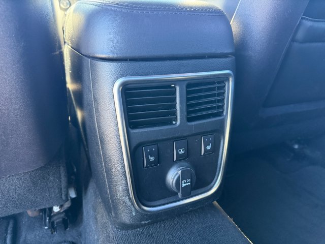 Used 2011 Chrysler 300 C RWD image 14