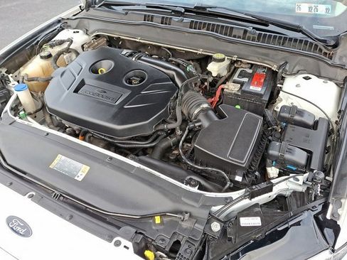 Used 2018 Ford Fusion Titanium image 32