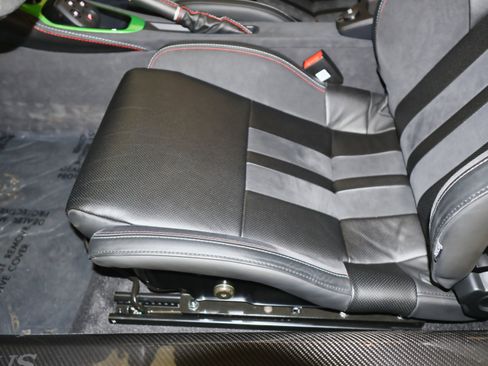 Used 2021 Lotus Evora image 24