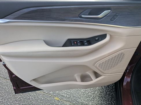 Certified 2024 Jeep Grand Cherokee Limited w/ Luxury Tech Group II image 11