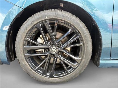 Used 2025 Toyota Camry SE FWD image 9