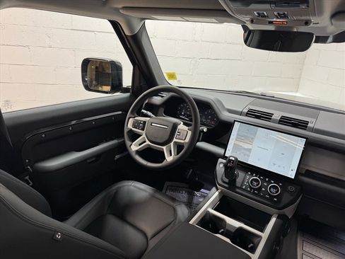 Used 2026 Land Rover Defender 110 S image 35