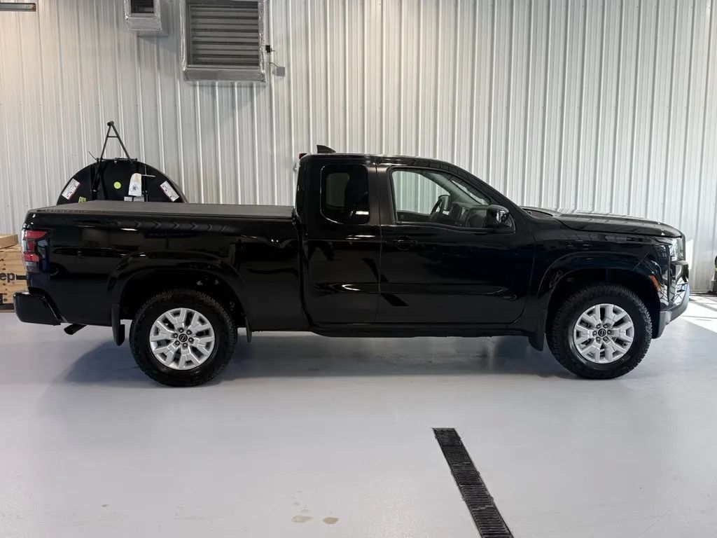 Used 2023 Nissan Frontier SV w/ Tow Package AWD/4WD image 2