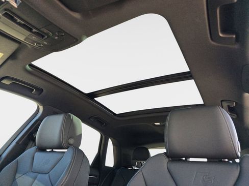 Used 2025 Audi Q3 2.0T Premium w/ Convenience Package image 30