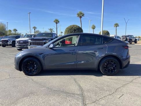 Used 2021 Tesla Model Y Long Range image 4
