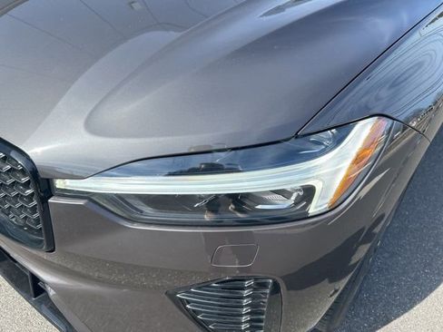 Certified 2025 Volvo XC60 B5 Plus image 8