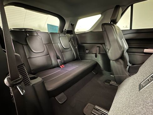 Used 2023 Ford Explorer XLT w/ Equipment Group 202A image 21