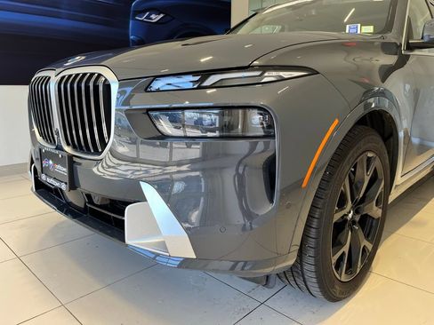 Used 2023 BMW X7 xDrive40i w/ Parking Assistance Package AWD/4WD image 12