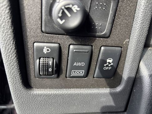 Used 2011 Nissan Rogue SV w/ SL Pkg image 33