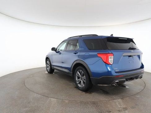 Used 2022 Ford Explorer XLT w/ Equipment Group 202A image 11
