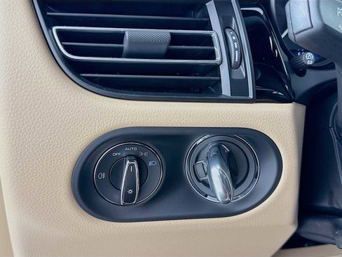 New 2026 Porsche Macan image 14