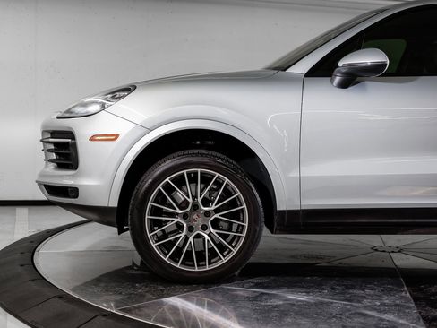 Used 2020 Porsche Cayenne S image 11