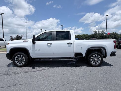 Used 2024 Chevrolet Silverado 2500 Custom w/ Custom Value Package AWD/4WD image 5