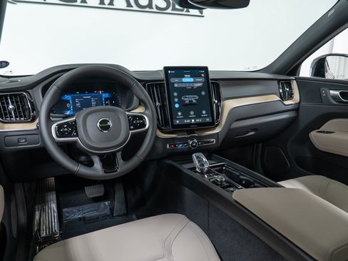 New 2026 Volvo XC60 B5 Core w/ Climate Package AWD/4WD image 16