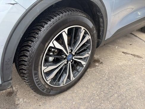 Used 2022 Ford Escape SE w/ SE Sport Appearance Package image 6