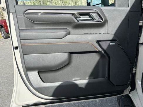 New 2026 GMC Sierra 2500 AT4 w/ AT4 Premium Plus Package AWD/4WD image 10