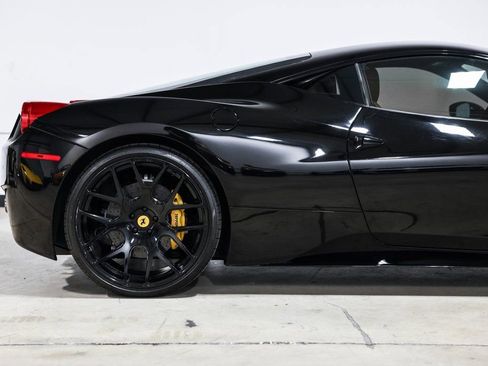 Used 2012 Ferrari 458 Italia Coupe RWD image 3