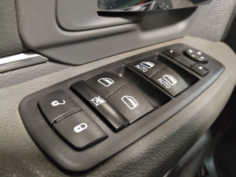 Used 2020 RAM 1500 Classic SLT RWD image 27