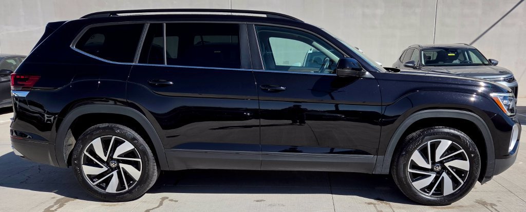 Certified 2026 Volkswagen Atlas SE FWD image 5
