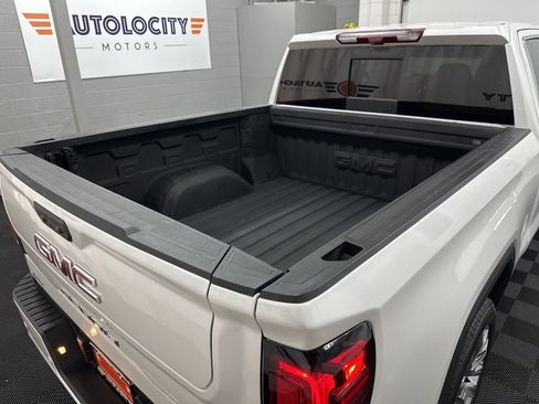 Used 2025 GMC Sierra 1500 Denali w/ Denali Reserve Package image 11