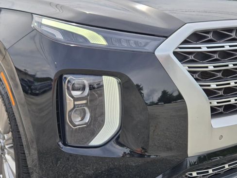 Used 2020 Hyundai Palisade Limited FWD image 2