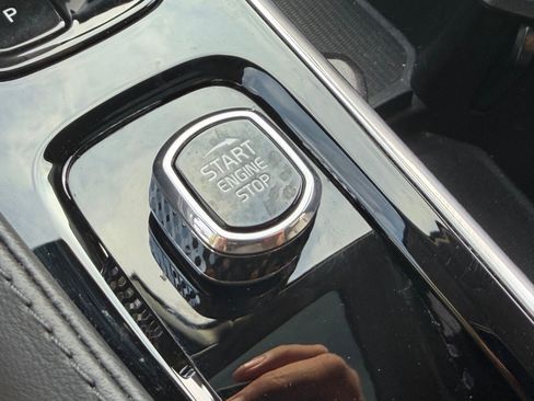 Used 2024 Volvo XC90 B5 Plus w/ Protection Package image 39