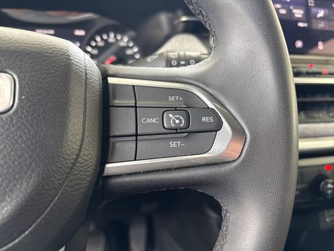 Used 2024 Jeep Compass Latitude AWD/4WD image 38