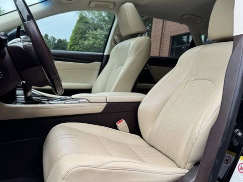 Used 2016 Lexus RX 450h AWD image 31