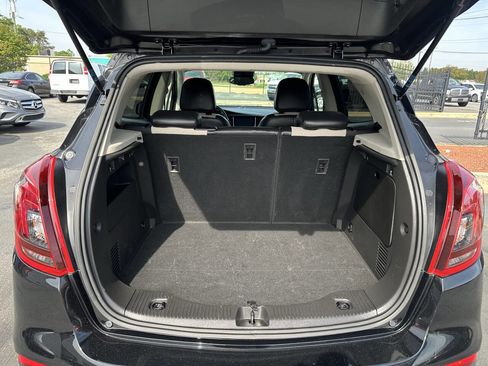 Used 2020 Buick Encore Preferred w/ Safety Package image 9