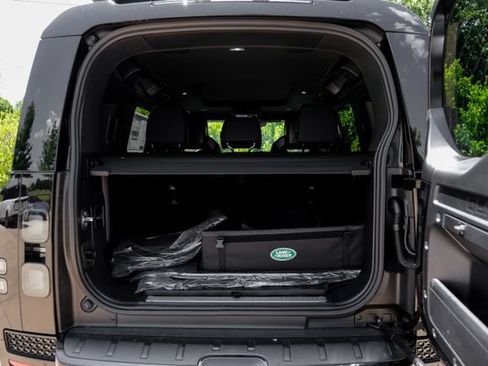 New 2026 Land Rover Defender 110 OCTA AWD/4WD image 66