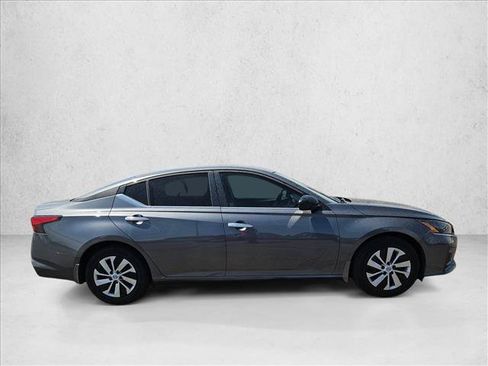 Certified 2025 Nissan Altima 2.5 S FWD image 4