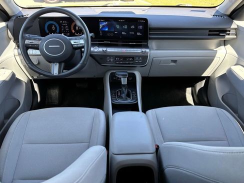 Used 2025 Hyundai Kona SEL image 9