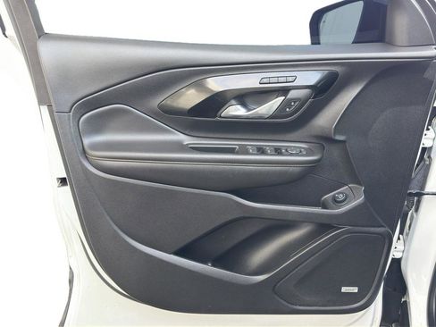 Used 2022 GMC Terrain AT4 w/ Infotainment Package II image 8