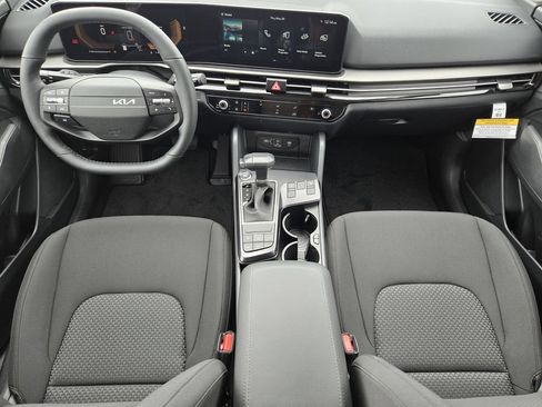 New 2026 Kia Sportage LX w/ LX Convenience Package FWD image 18
