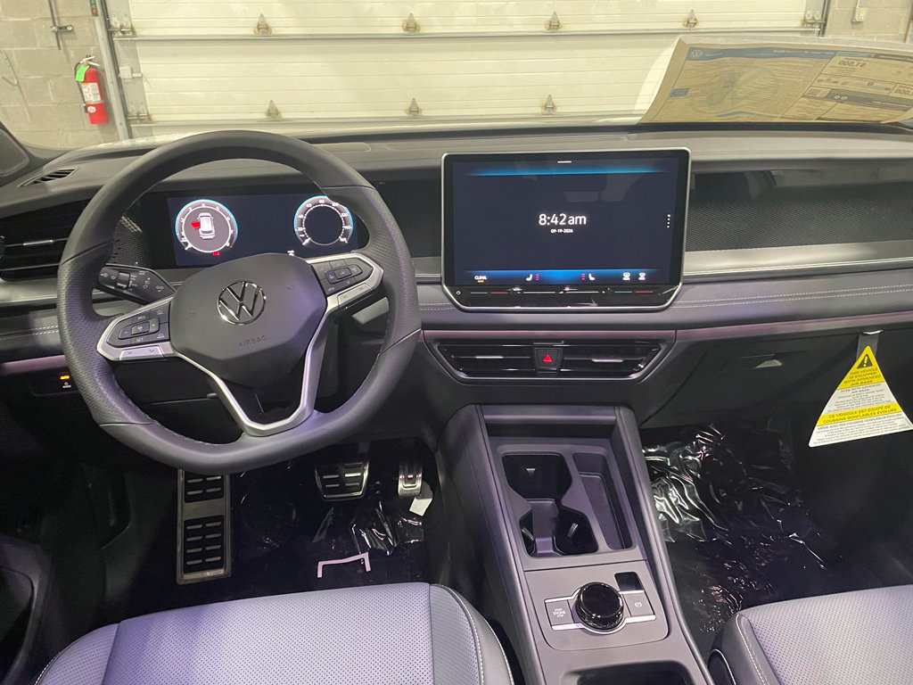 New 2026 Volkswagen Tiguan SE R-Line AWD/4WD image 12
