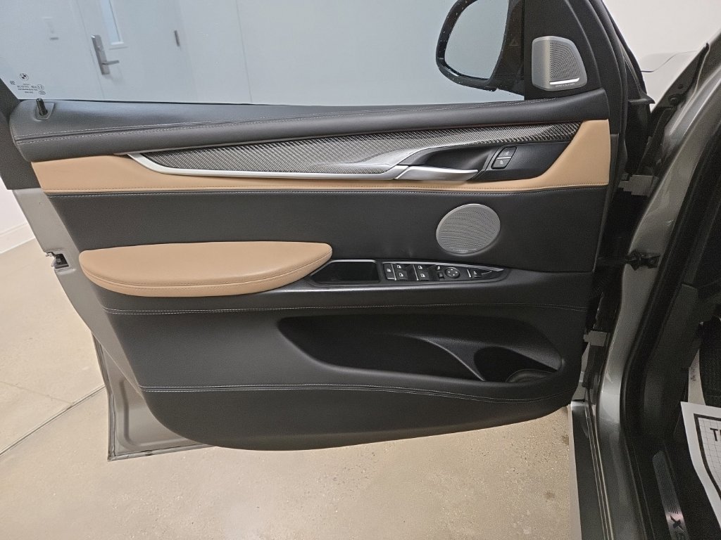 Used 2017 BMW X5 M AWD/4WD image 25