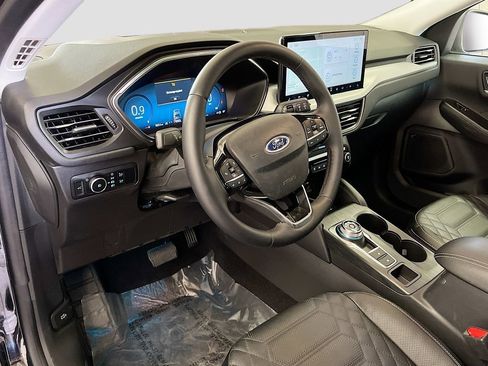 Used 2024 Ford Escape Platinum w/ Premium Technology Package AWD/4WD image 9