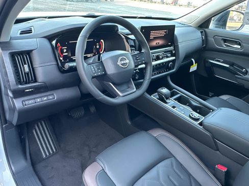 New 2026 Nissan Pathfinder Platinum AWD/4WD image 31