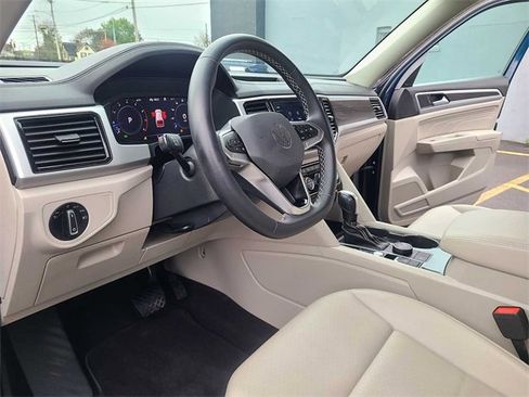 Used 2023 Volkswagen Atlas SE image 12