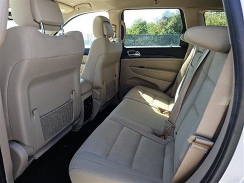 Used 2022 Jeep Grand Cherokee Laredo E RWD image 5