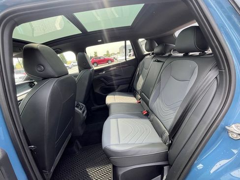 Certified 2026 Volkswagen Tiguan SE R-Line AWD/4WD image 24