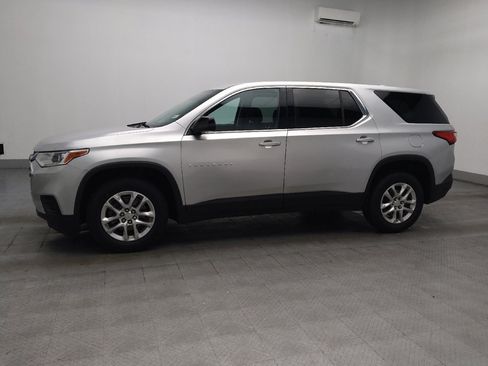 Used 2021 Chevrolet Traverse LS FWD image 2