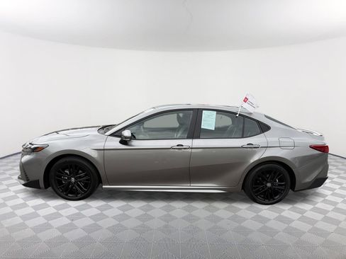 Certified 2025 Toyota Camry SE w/ Convenience Package image 12