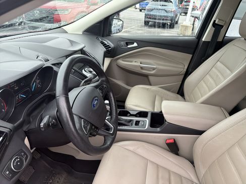 Used 2019 Ford Escape Titanium AWD/4WD image 21