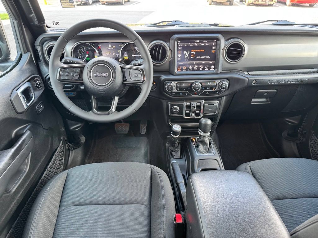 Used 2023 Jeep Wrangler Unlimited w/ Cold Weather Group AWD/4WD image 10