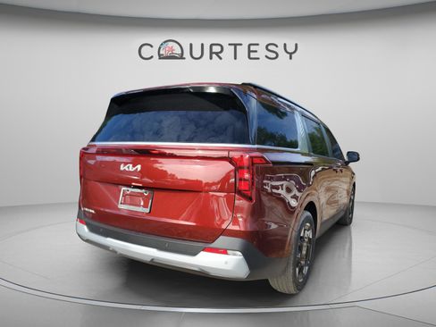 New 2026 Kia Carnival EX image 3